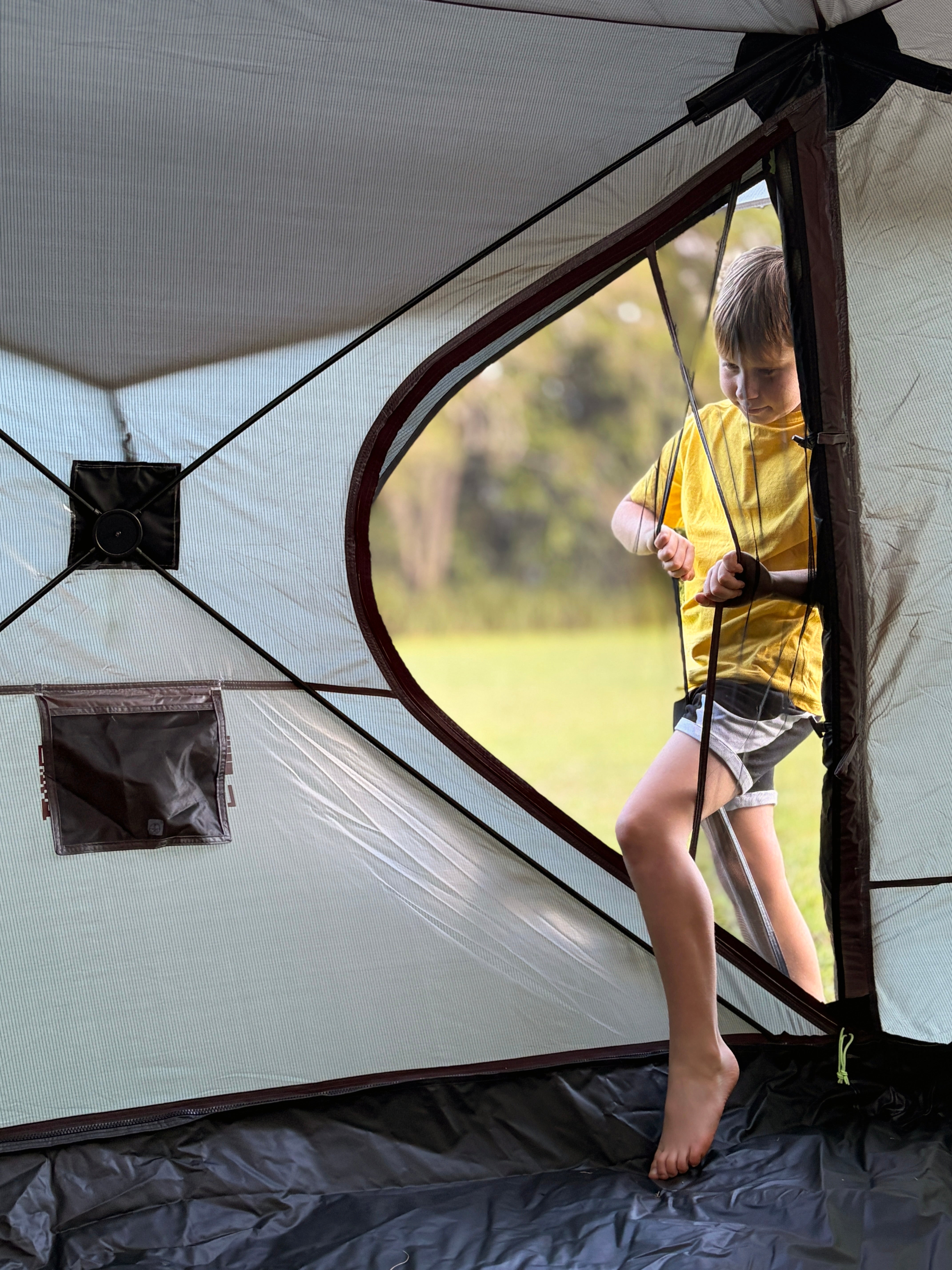 RapidPack pop up tent zip-less child entry