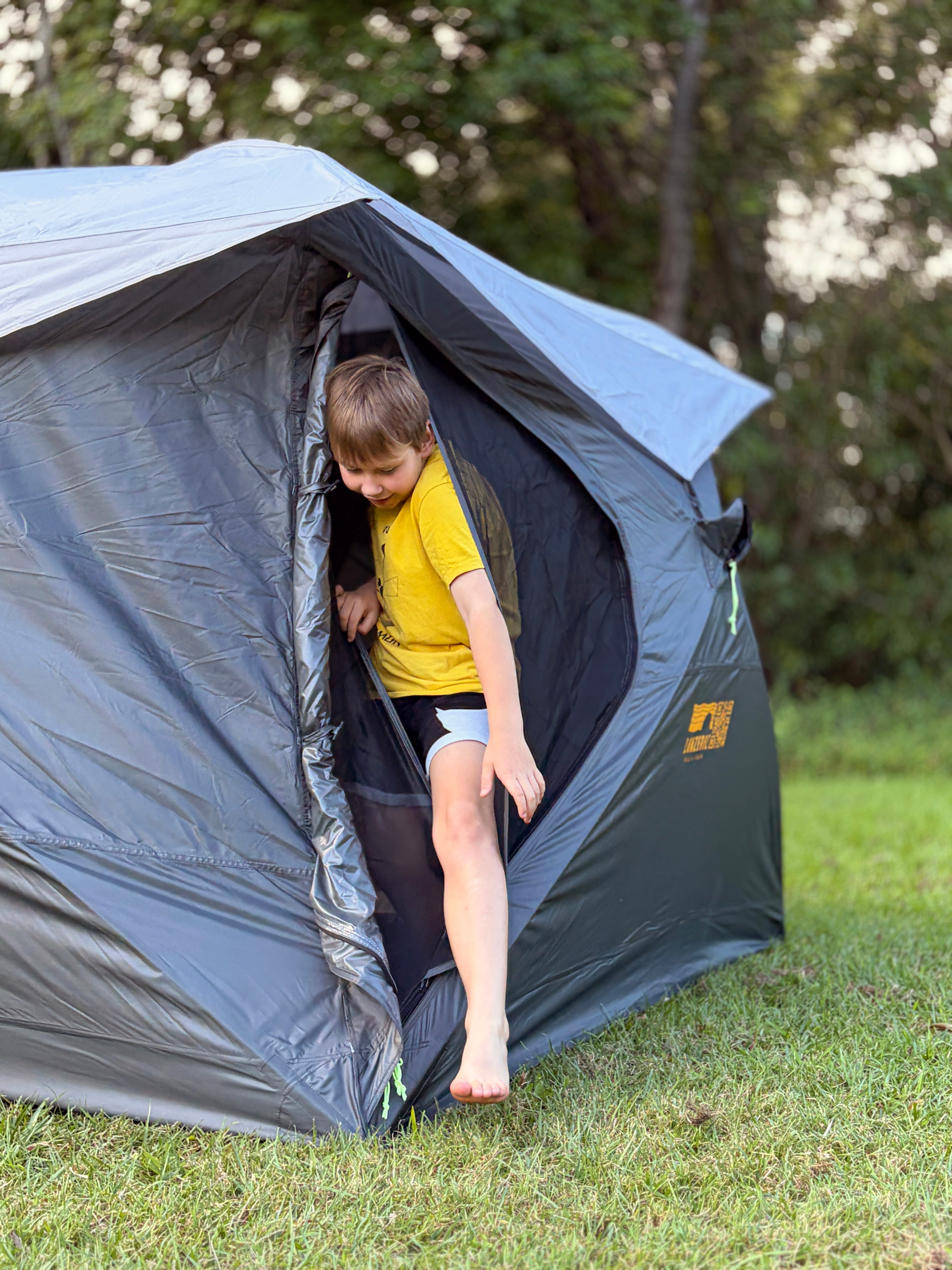 RapidPack pop up tent zip-less child exit 